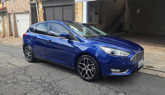 FORD FOCUS 2.0 TITANIUM PLUS 16V FLEX 4P POWERSHIFT FORD FOCUS 2.0 TITANIUM PLUS 16V FLEX 4P POWERSHIFT